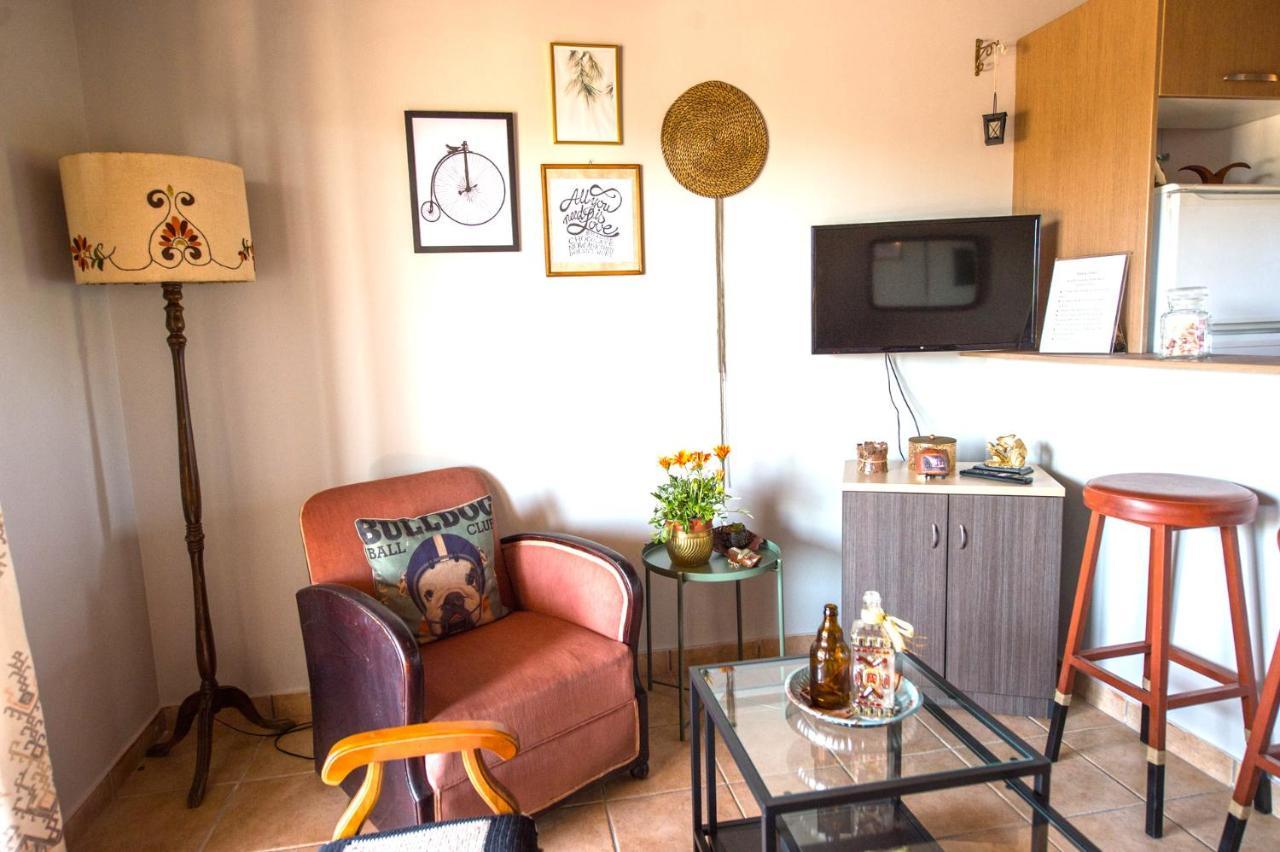 Salty Breeze Experience Vs Olive Flavor Sensation At Porto Cheli Apartment Exterior photo