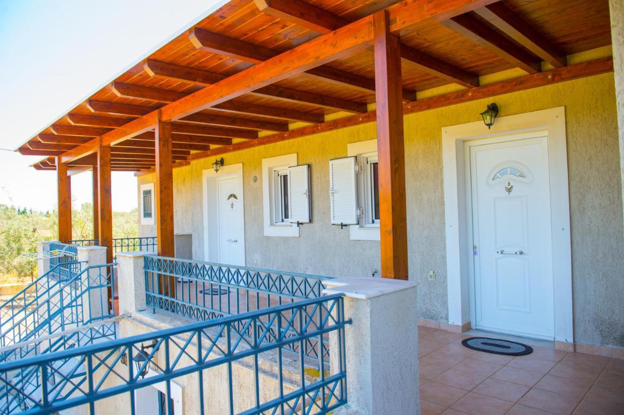 Salty Breeze Experience Vs Olive Flavor Sensation At Porto Cheli Apartment Exterior photo
