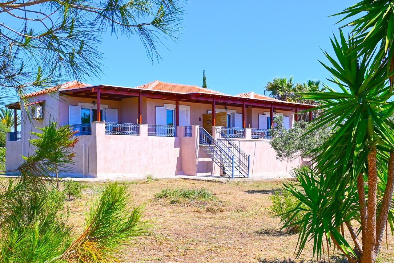 Salty Breeze Experience Vs Olive Flavor Sensation At Porto Cheli Apartment Exterior photo