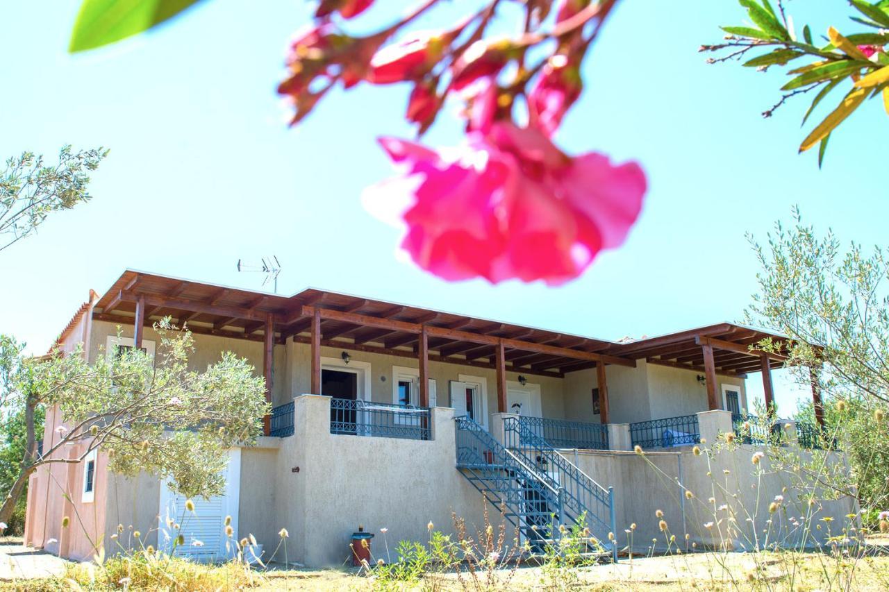 Salty Breeze Experience Vs Olive Flavor Sensation At Porto Cheli Apartment Exterior photo