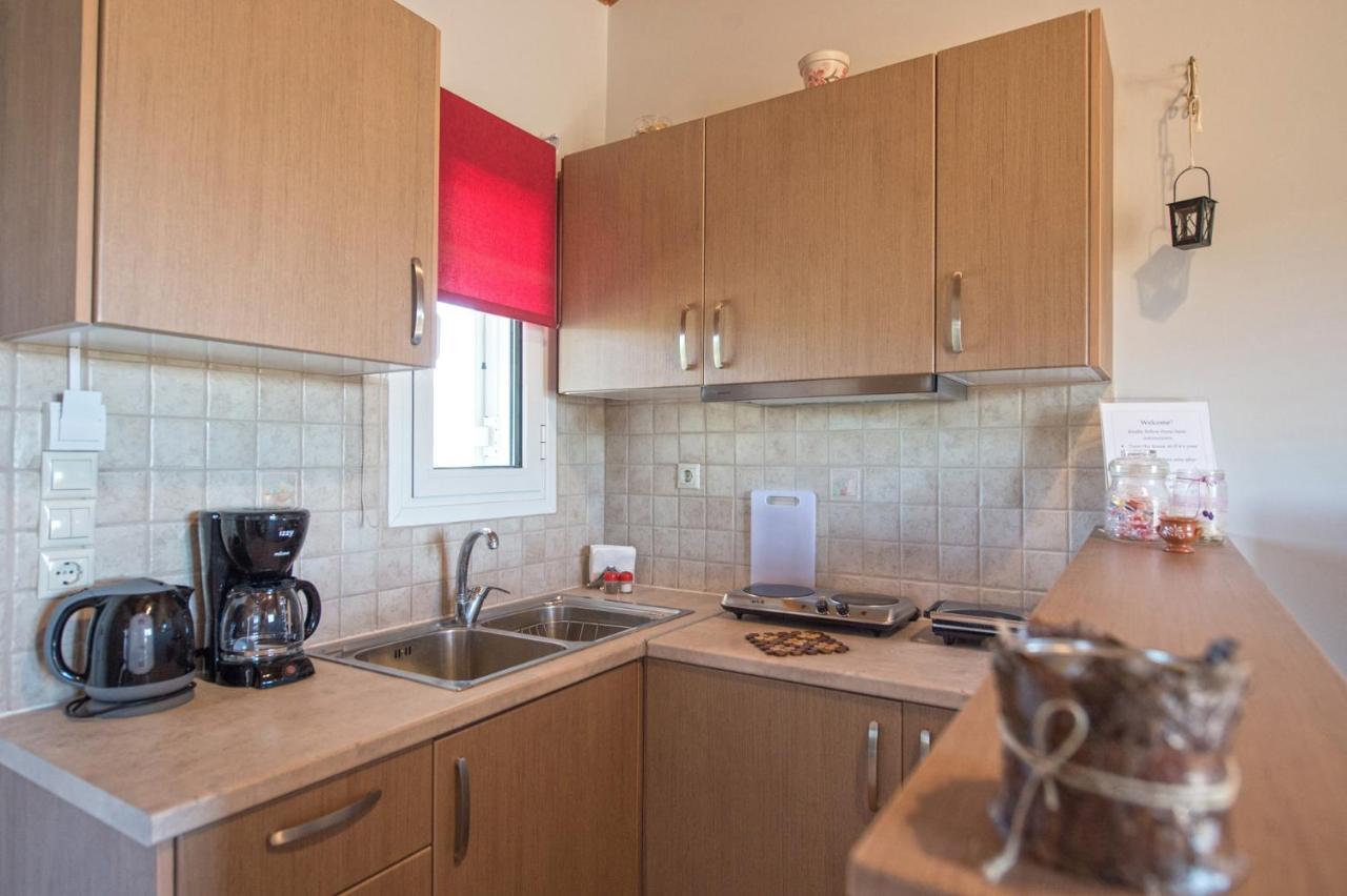 Salty Breeze Experience Vs Olive Flavor Sensation At Porto Cheli Apartment Exterior photo